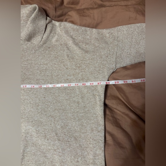 Tuckernuck Sweater Women’s Size XL / XXL Camel Brown Linen Preppy Minimalist - Picture 8 of 9